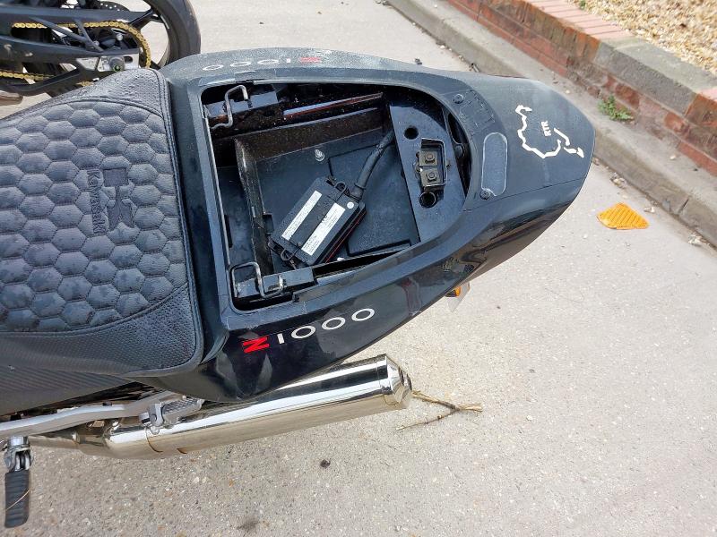 2004 KAWASAKI ZR 1000 A2H 