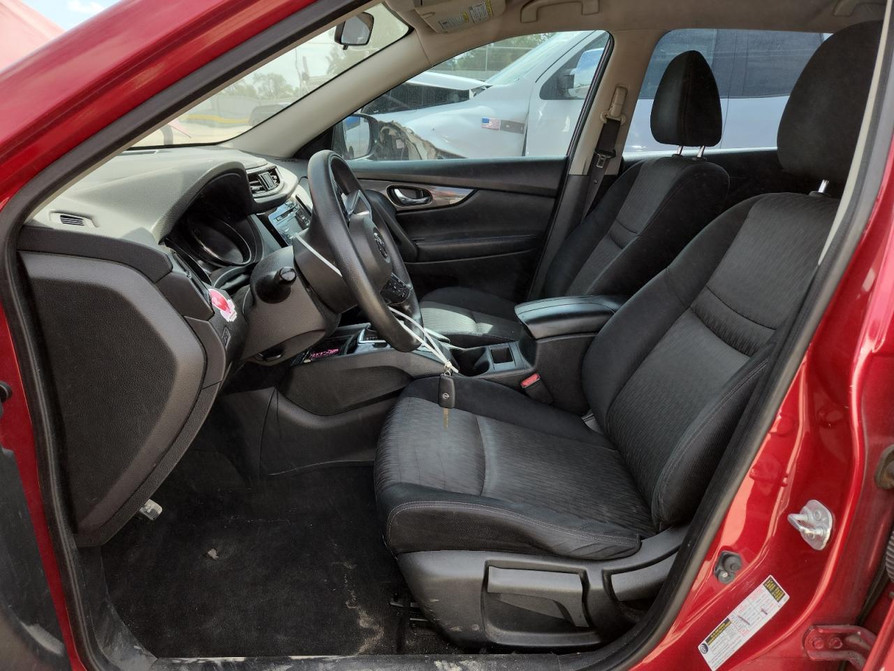 2017 Nissan Rogue S VIN: JN8AT2MT5HW387525 Lot: 81583625