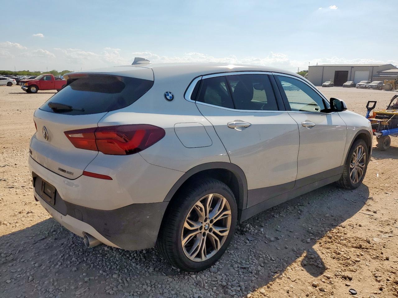 Фото: WBXYH9C07L5R59613