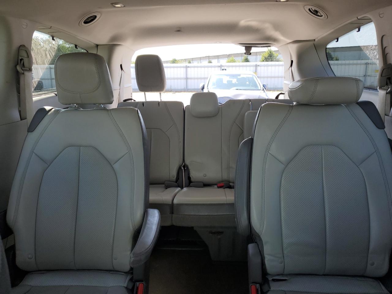 2018 Chrysler Pacifica Touring L VIN: 2C4RC1BG9JR141512 Lot: 71964325