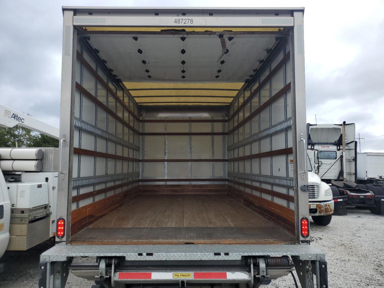 2021 Isuzu Npr Hd - Expeditor Truck VIN: 54DC4W1D5MS200206 Lot: 81500235