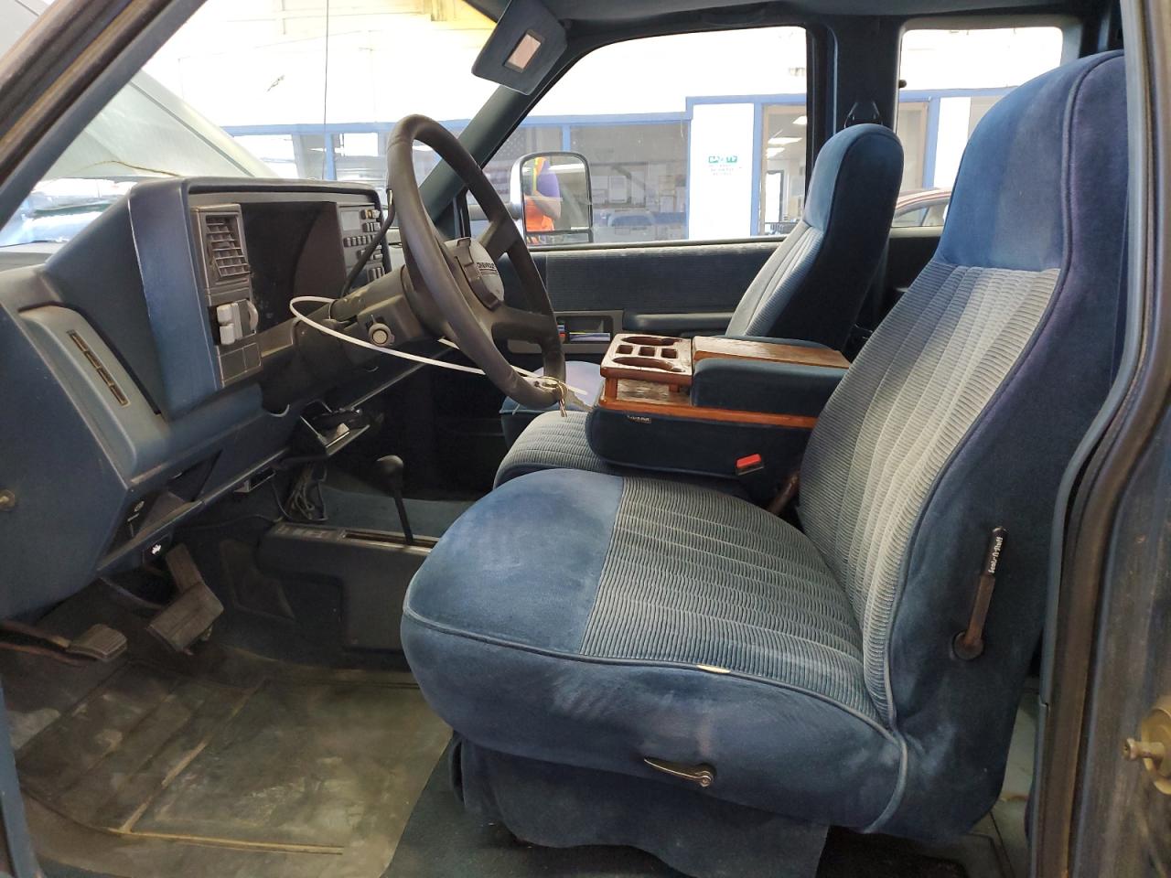 1991 Chevrolet Gmt-400 K2500 VIN: 2GBGK29K4M1198038 Lot: 81339305