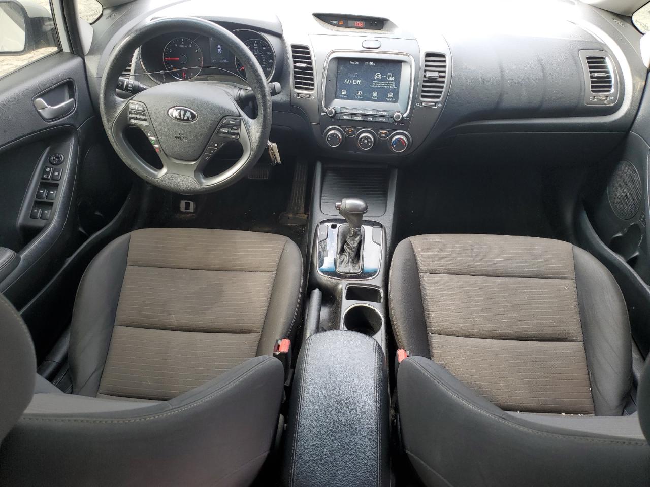 2018 Kia Forte Lx VIN: 3KPFL4A71JE256323 Lot: 84263295