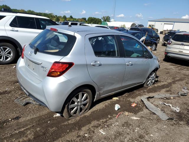Hatchbacks TOYOTA YARIS 2015 Srebrny