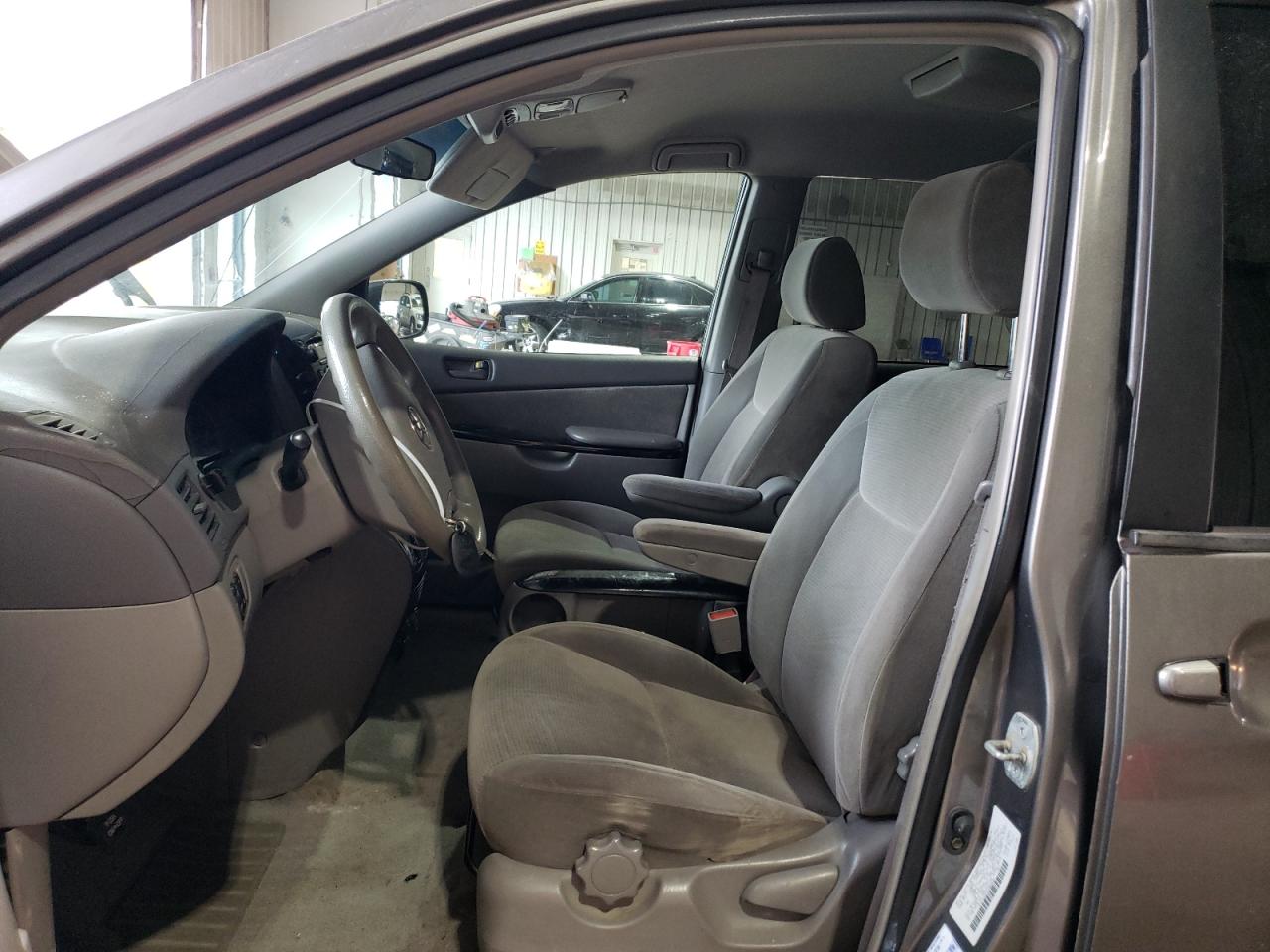 2004 Toyota Sienna Ce VIN: 5TDZA23C44S005954 Lot: 72036465