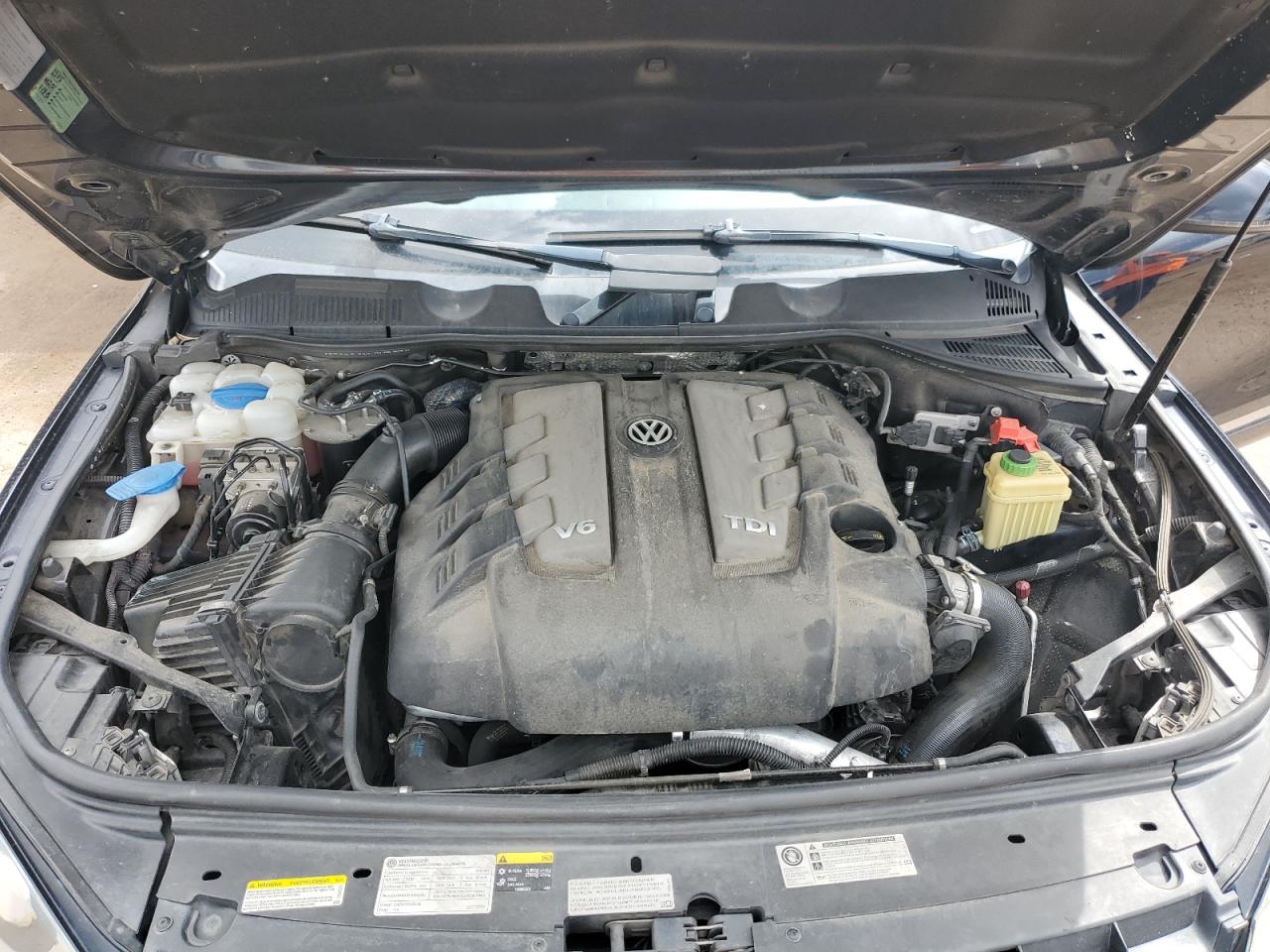 2014 Volkswagen Touareg V6 Tdi VIN: WVGEP9BP7ED013811 Lot: 80432675