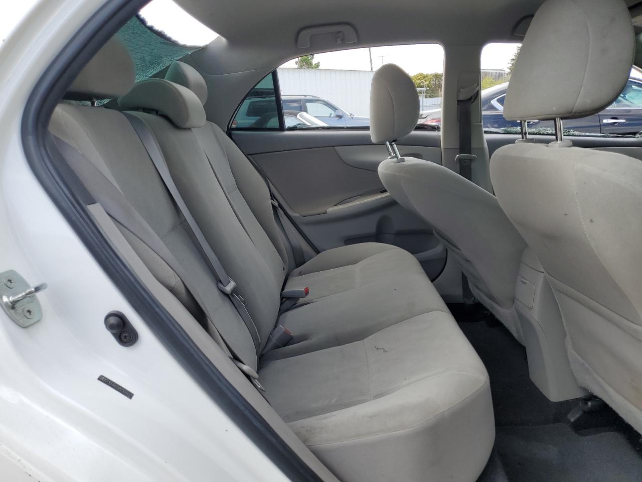 2010 Toyota Corolla Base VIN: 2T1BU4EE3AC505451 Lot: 84414755