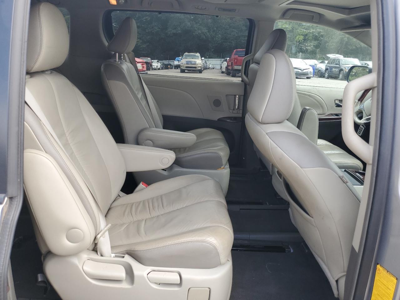 2011 Toyota Sienna Xle VIN: 5TDYK3DC4BS005091 Lot: 71254215