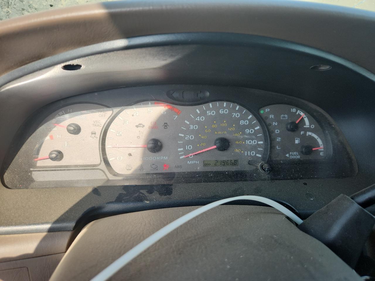 2002 Toyota Sequoia Sr5 VIN: 5TDZT34A02S117189 Lot: 71031035