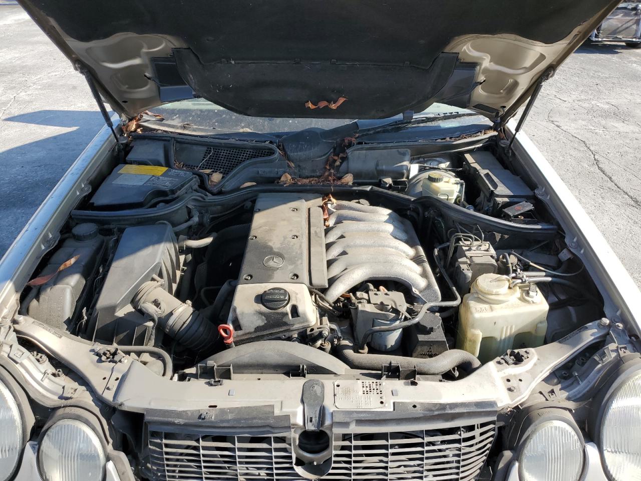 1998 Mercedes-Benz E 300Td VIN: WDBJF25F3WA585461 Lot: 85056075