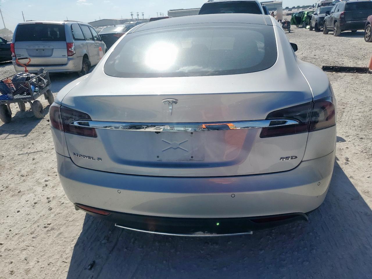 2015 Tesla Model S VIN: 5YJSA1E20FF118288 Lot: 80924135