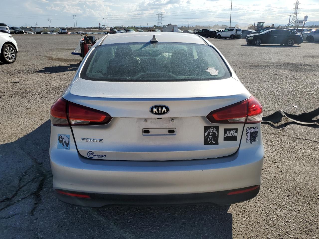 2017 Kia Forte Lx VIN: 3KPFL4A7XHE109329 Lot: 82149105