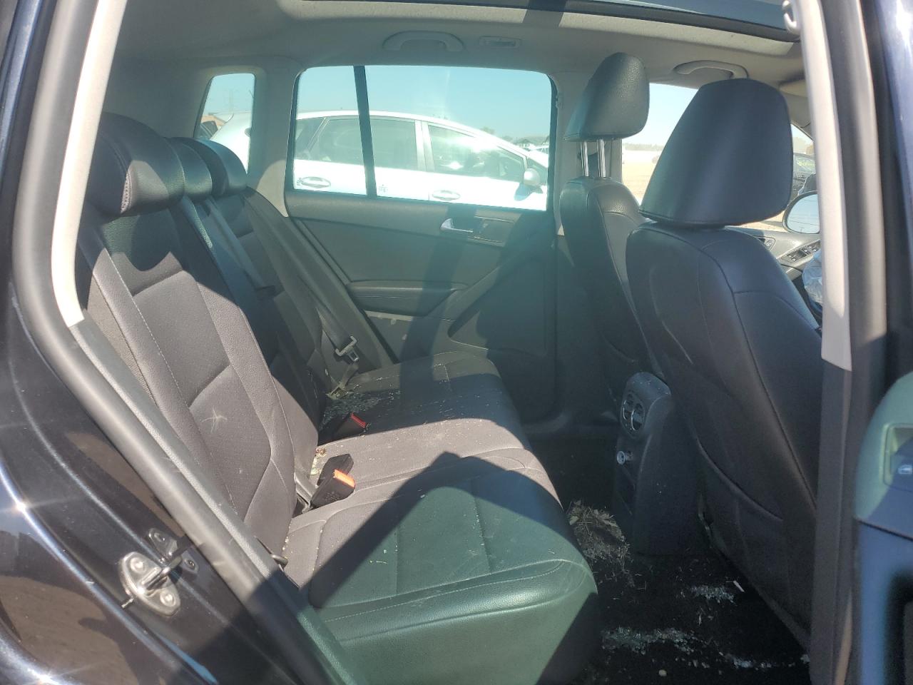 2010 Volkswagen Tiguan Se VIN: WVGBV7AX2AW526168 Lot: 81247345