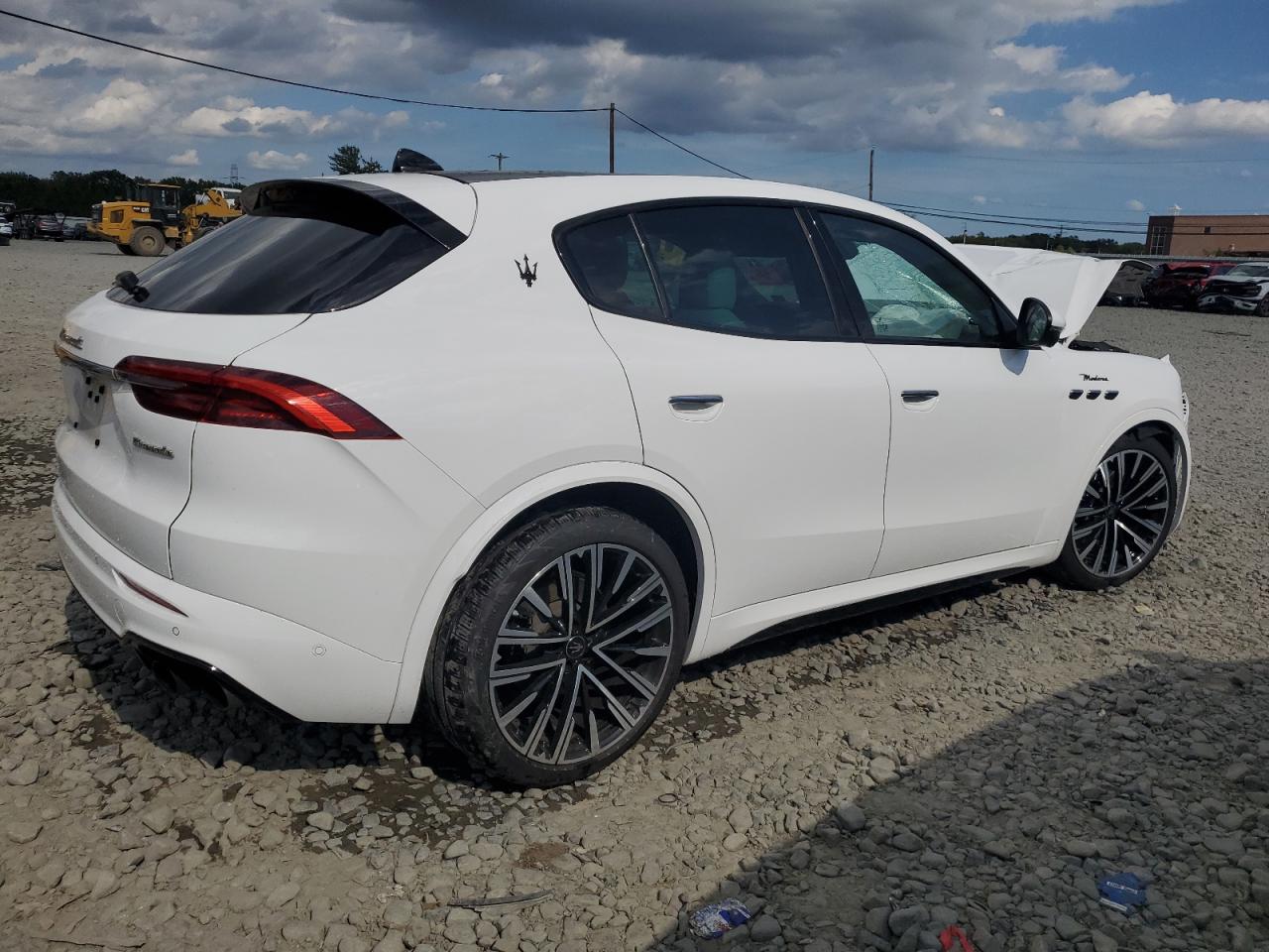 2023 Maserati Grecale Modena white null gas ZN682AVM0P7422350 photo #4