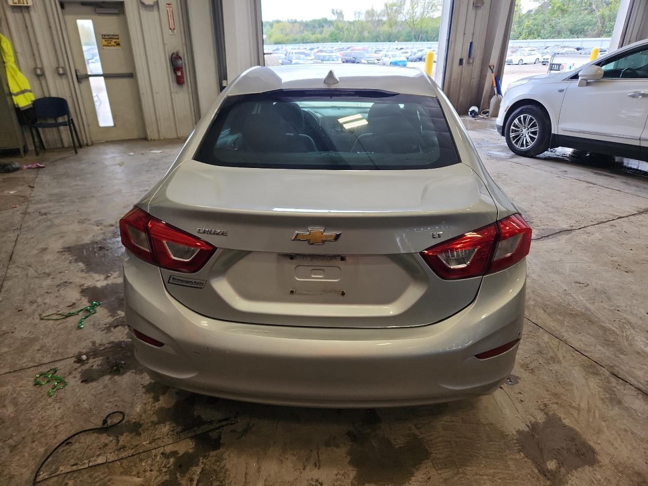2018 Chevrolet Cruze Lt VIN: 1G1BE5SM3J7194855 Lot: 82055245