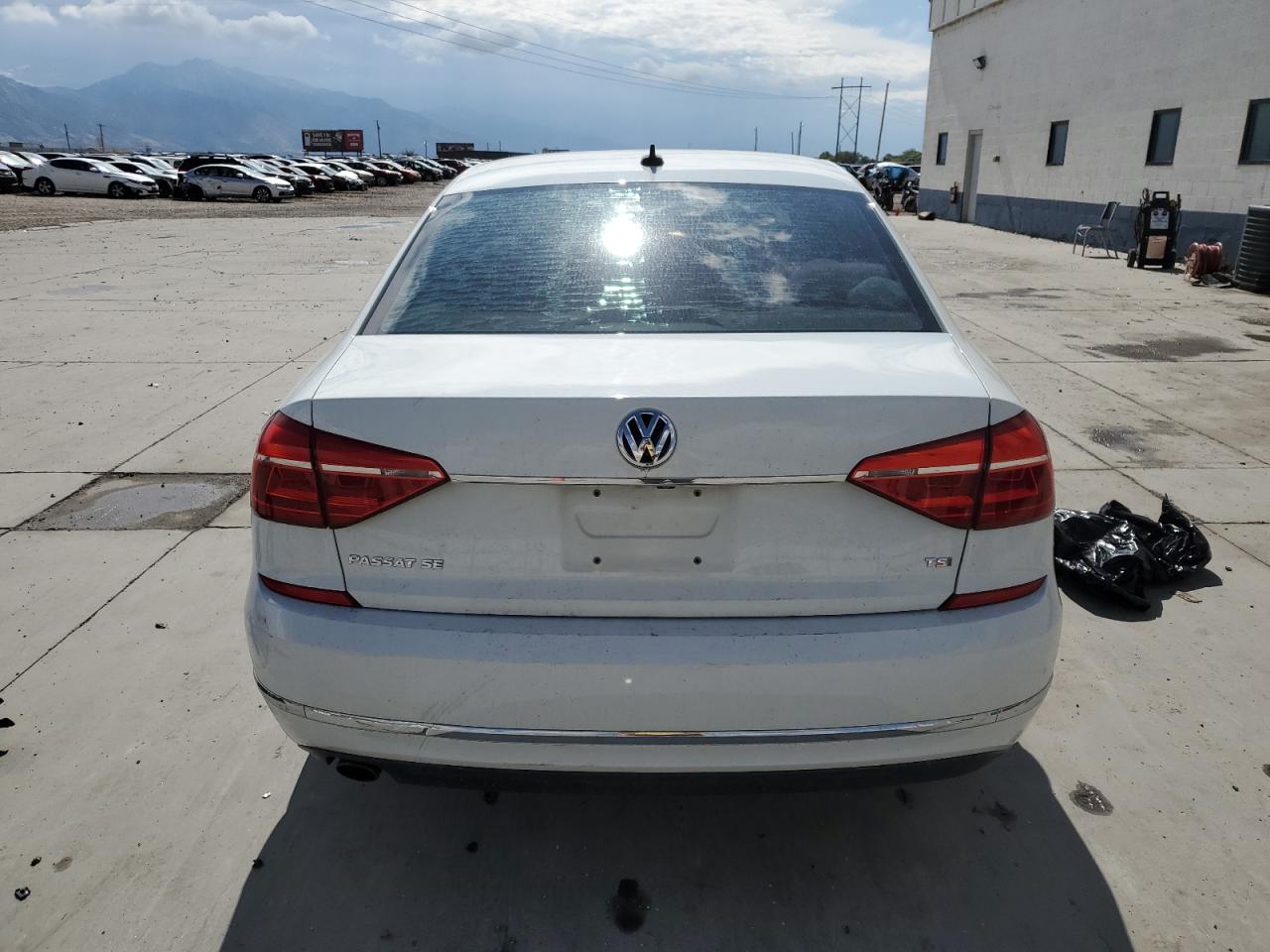 2016 Volkswagen Passat Se VIN: 1VWBT7A37GC042561 Lot: 81629445