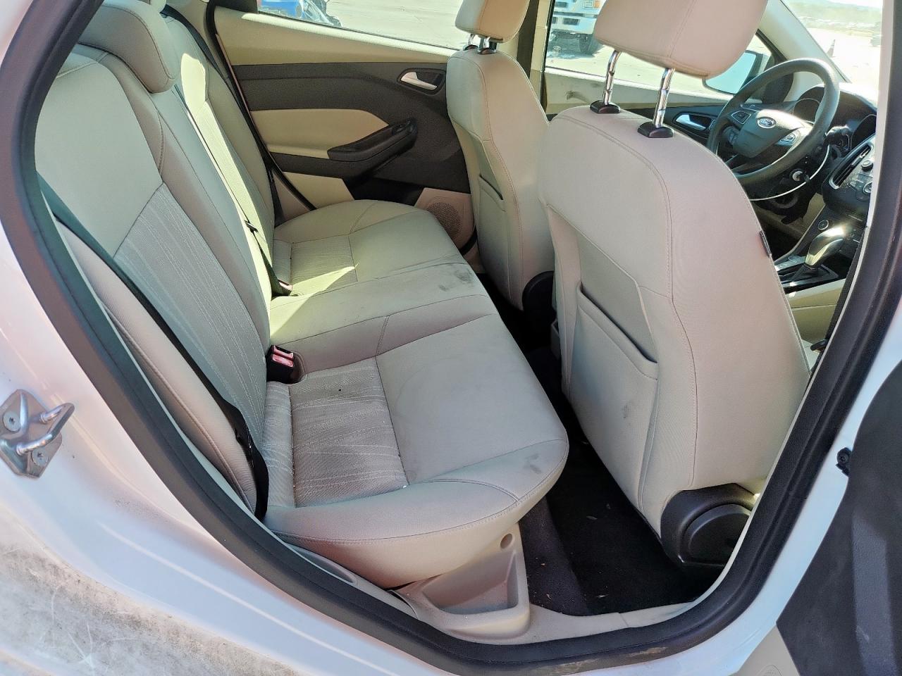 2015 Ford Focus Se VIN: 1FADP3F2XFL280725 Lot: 84187405