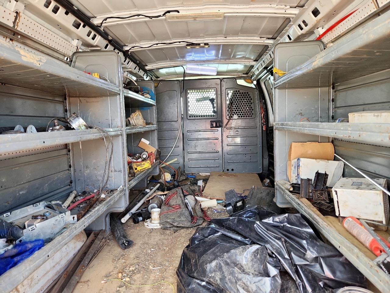 2015 Chevrolet Express G2500 VIN: 1GCWGGCF2F1260031 Lot: 81705795