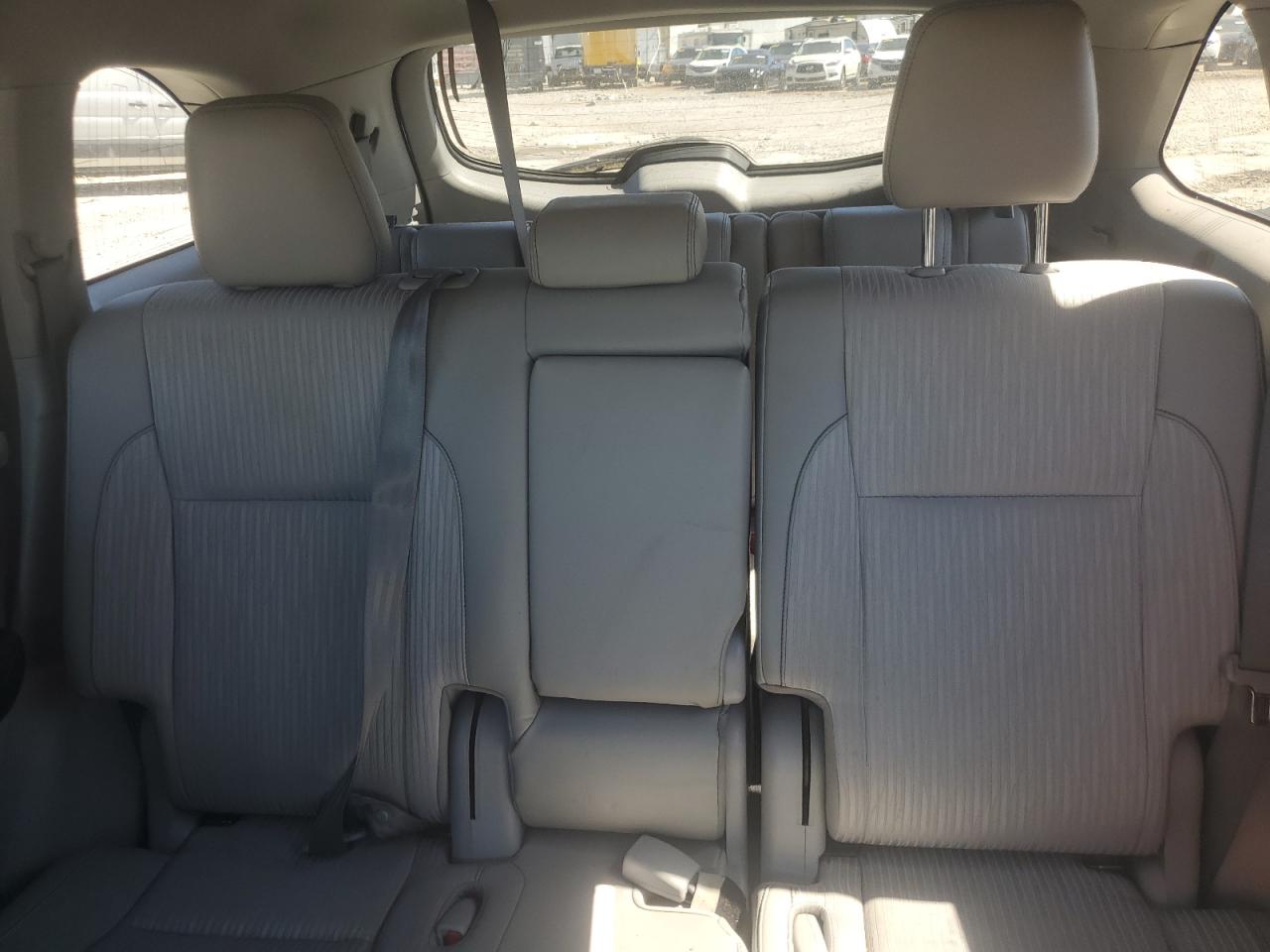 2018 Toyota Highlander Le VIN: 5TDZZRFH3JS279361 Lot: 71738335