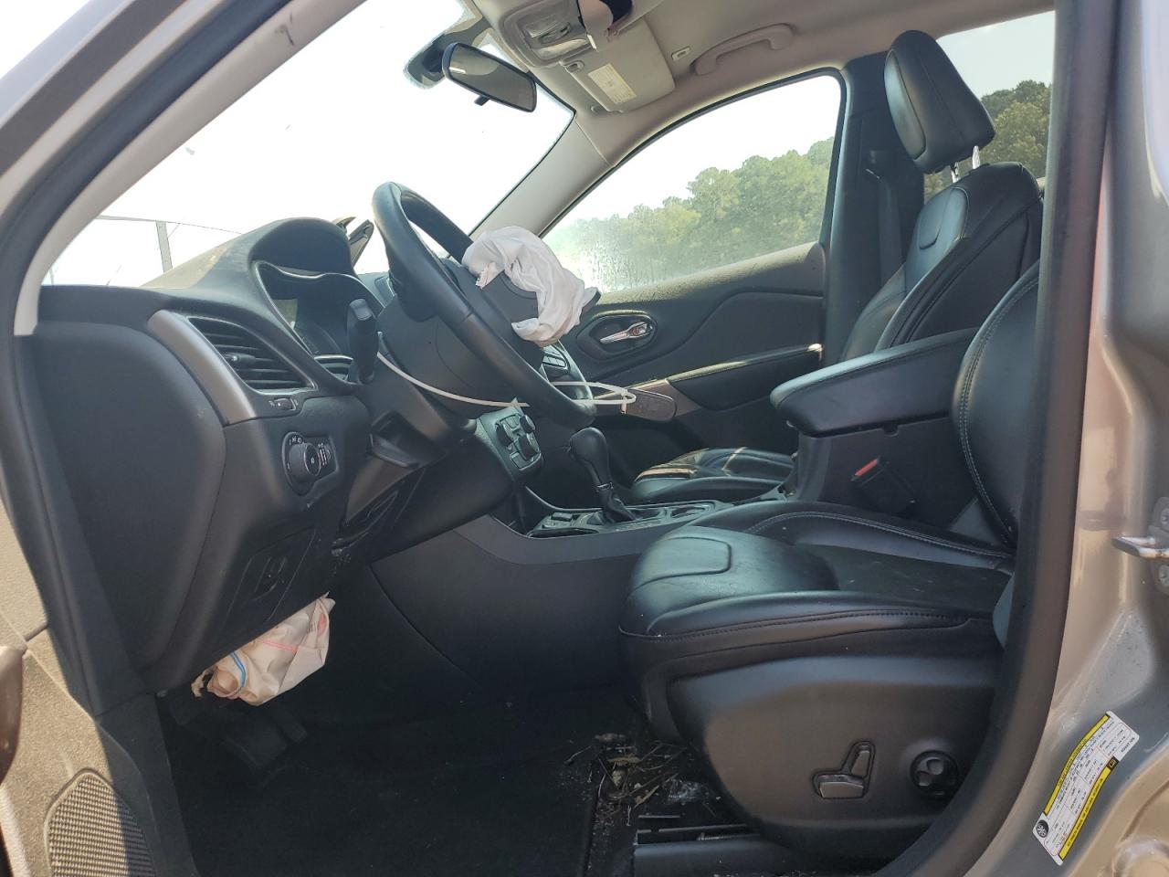 2019 Jeep Cherokee Latitude Plus VIN: 1C4PJLLB2KD332138 Lot: 71447065
