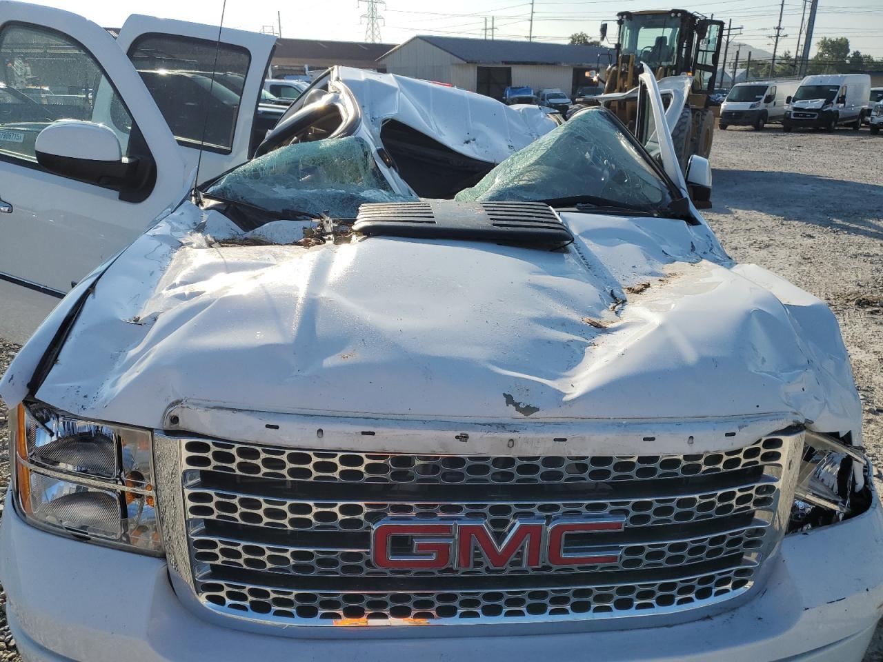 2011 GMC Sierra K2500 Denali VIN: 1GT125C88BF142075 Lot: 71894115