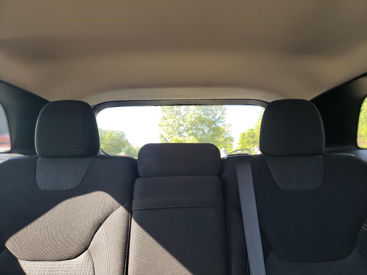 2018 Jeep Cherokee Latitude VIN: 1C4PJLCB2JD583773 Lot: 84033055