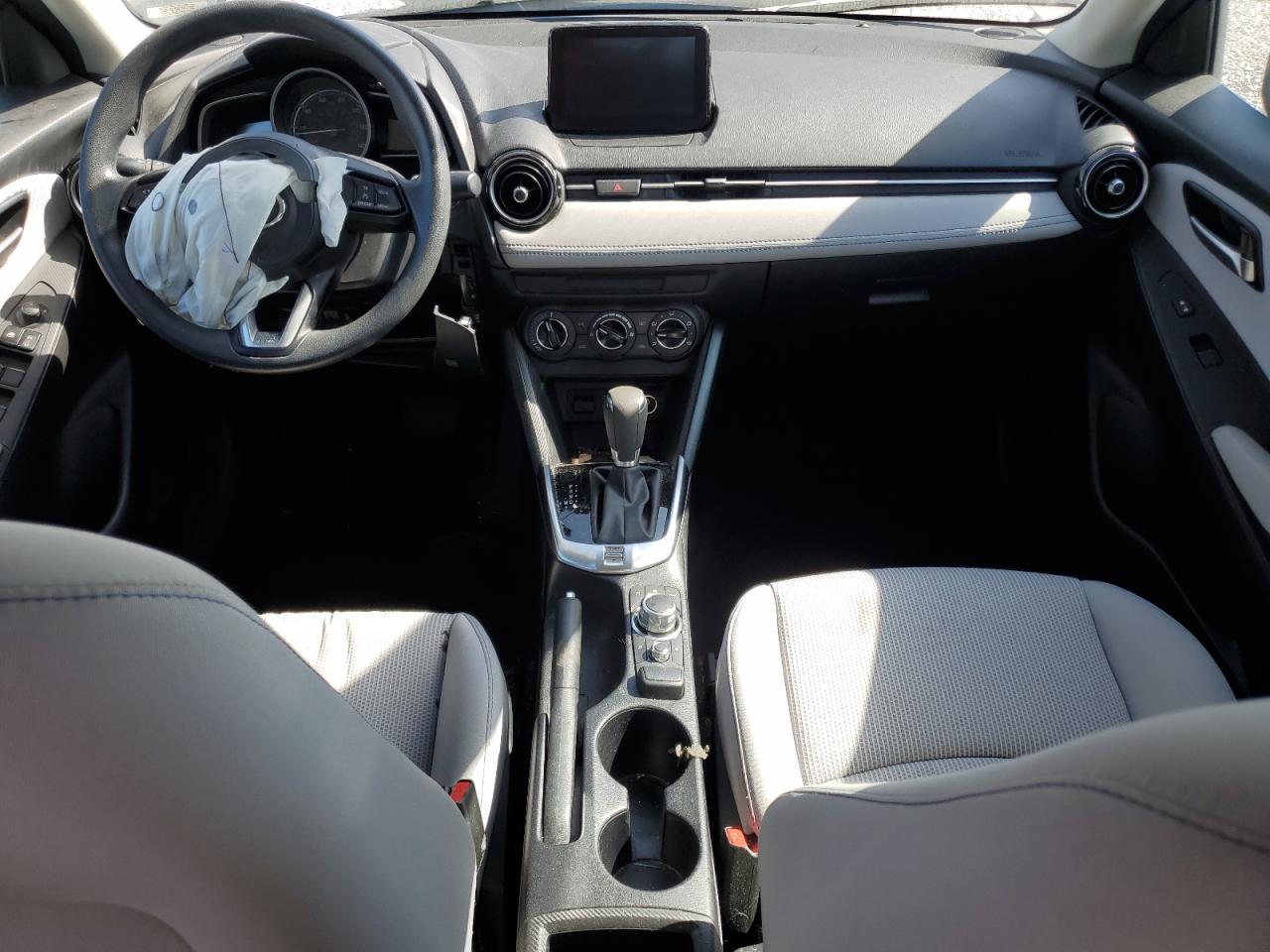 2019 Toyota Yaris L VIN: 3MYDLBYV2KY520893 Lot: 84041265