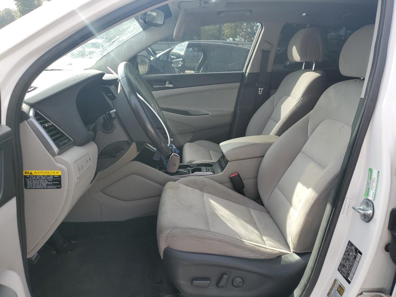 2018 Hyundai Tucson Value VIN: KM8J33A22JU645302 Lot: 81803545