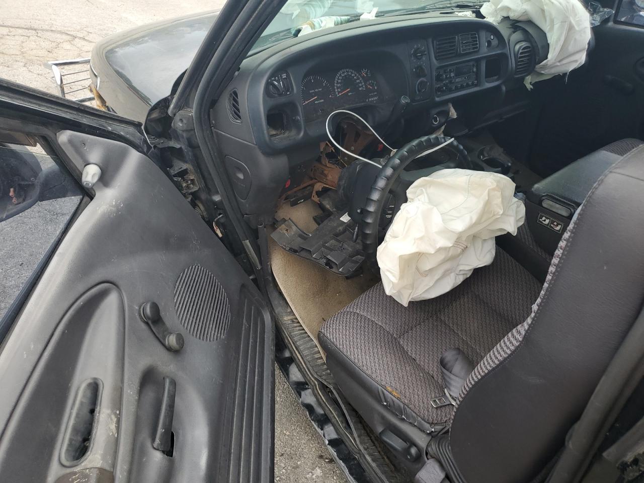 1999 Dodge Ram 3500 VIN: 1B7MC3363XJ511572 Lot: 80090335