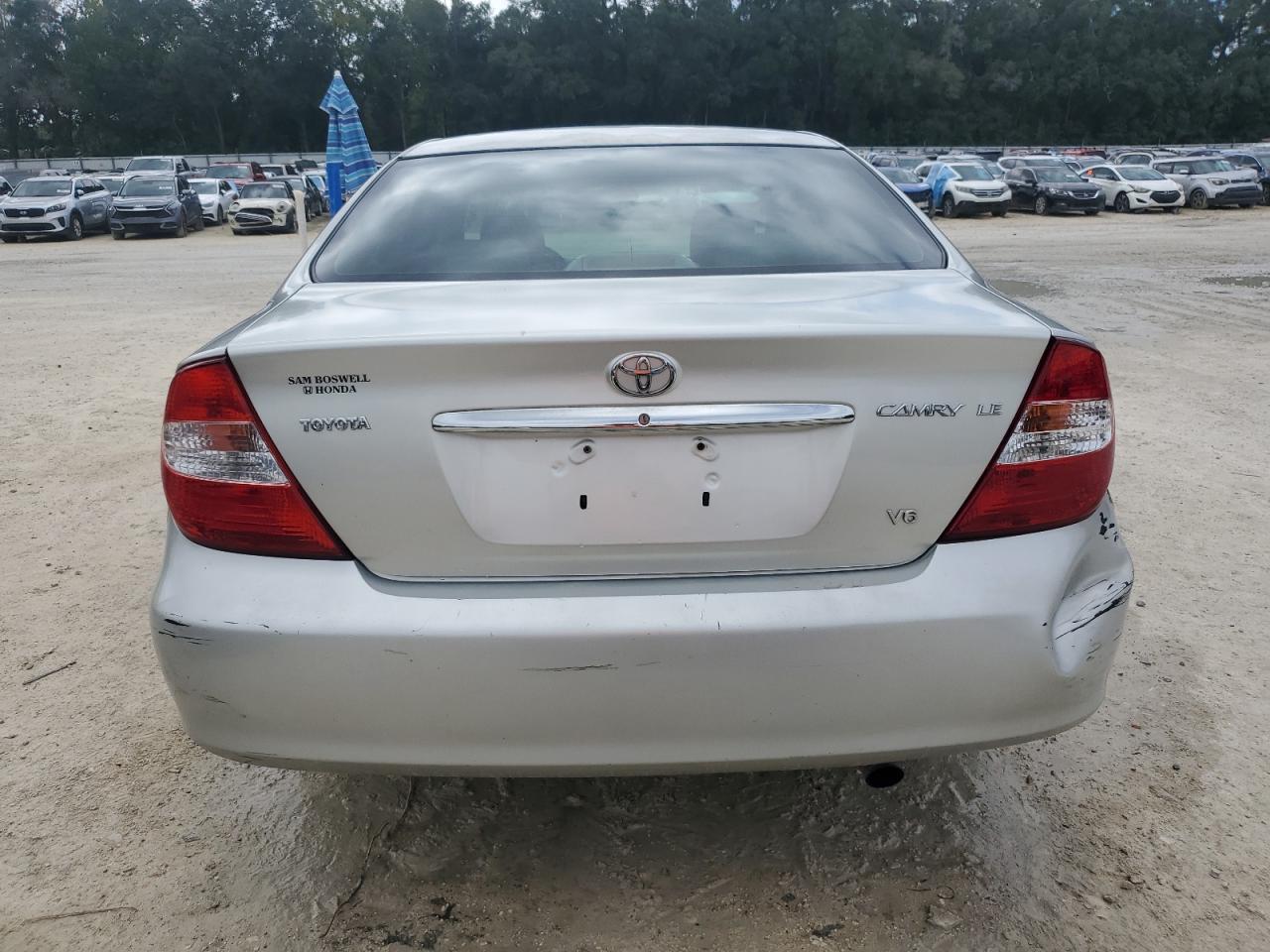 2004 Toyota Camry Le VIN: 4T1BF32K34U081013 Lot: 84744375