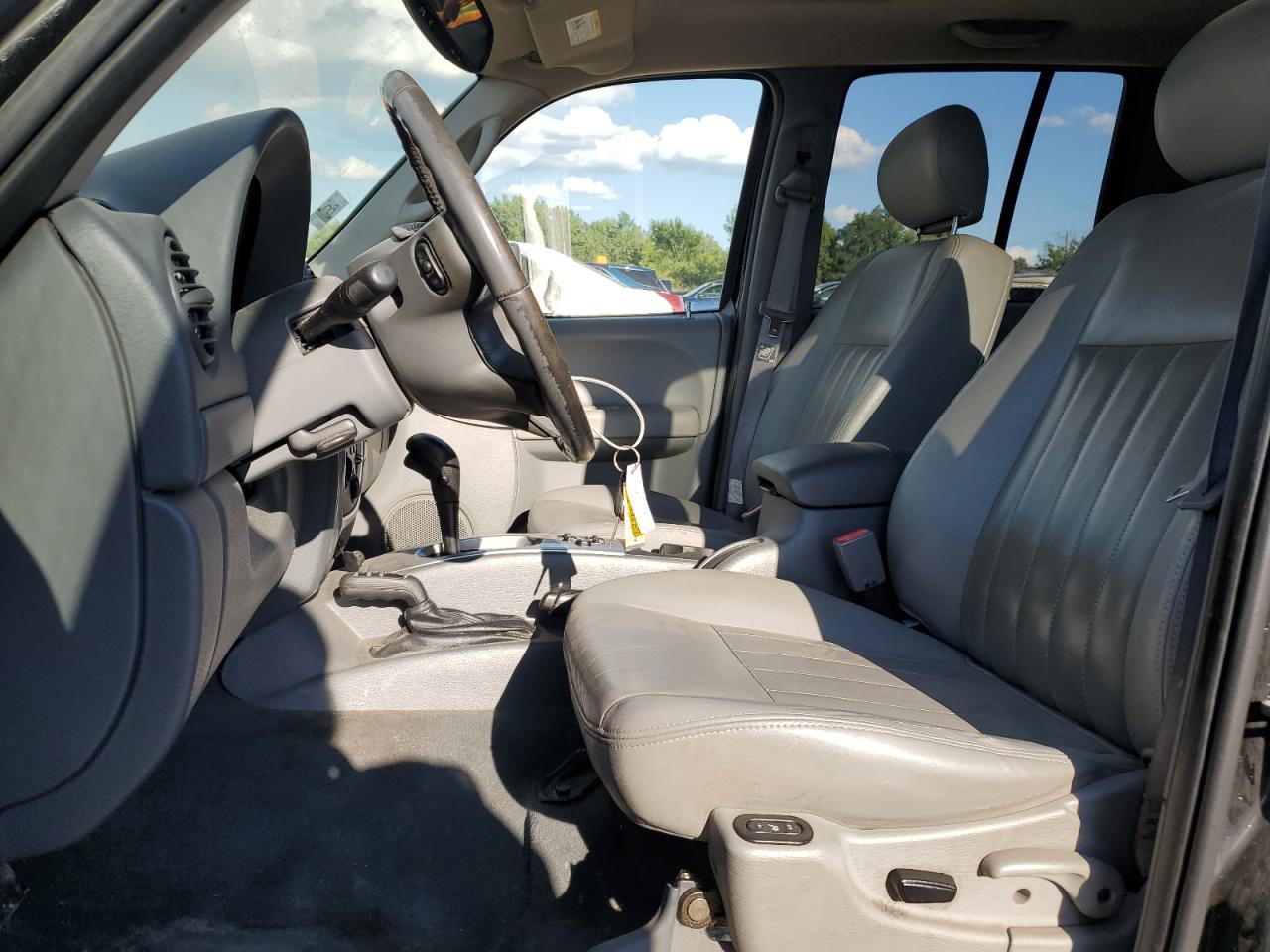 2005 Jeep Liberty Limited VIN: 1J8GL58K85W672524 Lot: 69864245