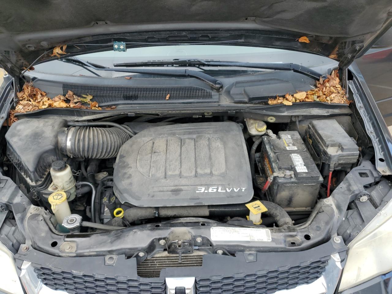 2011 Dodge Grand Caravan Crew VIN: 2D4RN5DG5BR661984 Lot: 84283565