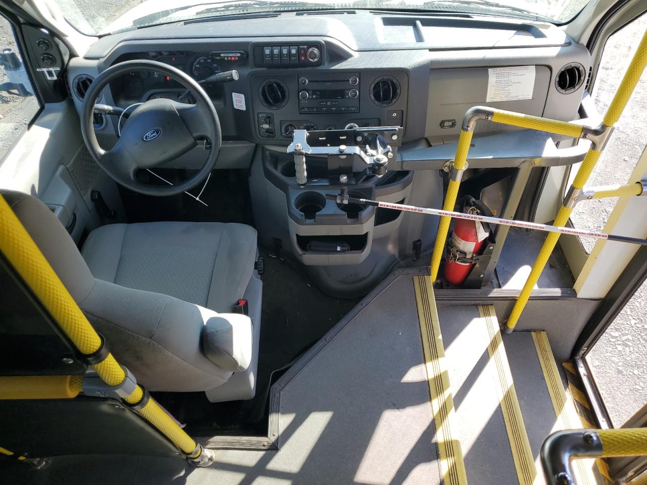 2016 Ford Econoline E450 Super Duty Cutaway Van VIN: 1FDFE4FS8GDC49060 Lot: 84250345
