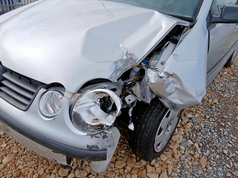 2003 VOLKSWAGEN POLO SE AUTO 