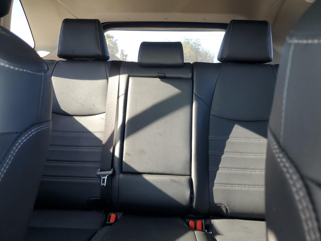 2024 Toyota Rav4 Xle Premium VIN: JTMB6RFV2RD119186 Lot: 80196395