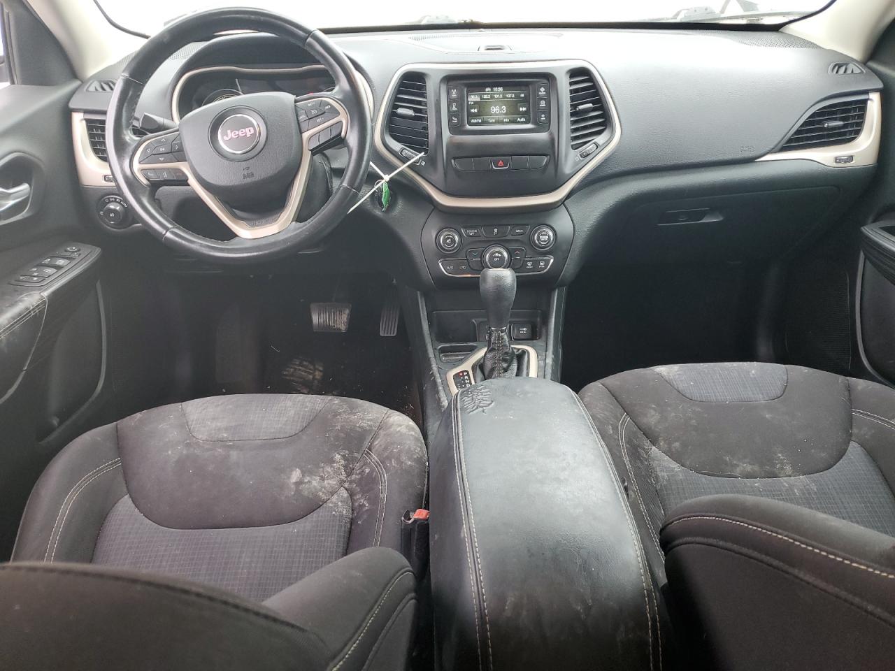 2015 Jeep Cherokee Latitude VIN: 1C4PJLCB8FW627903 Lot: 71819375