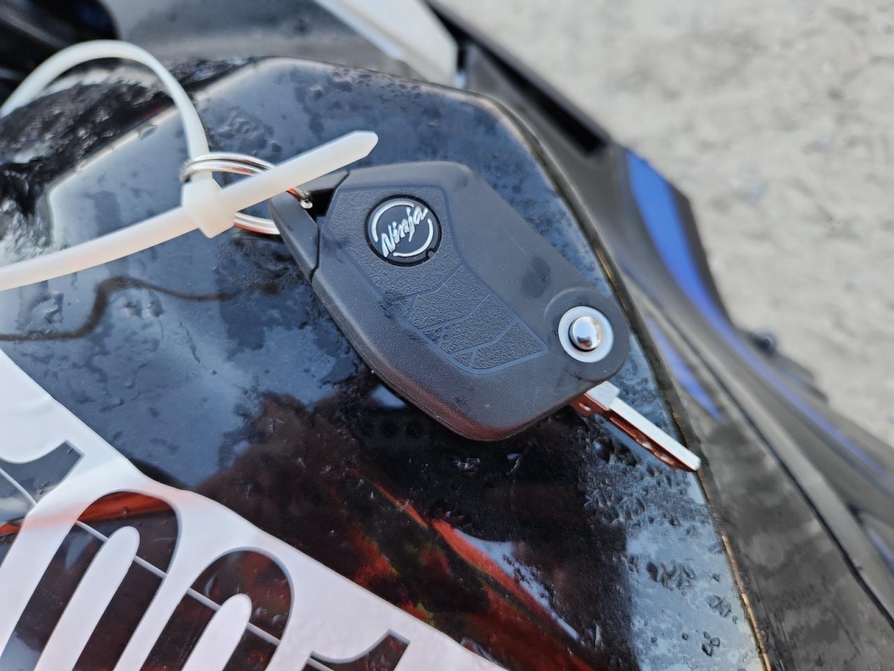 2025 Kawasaki Ex500 A VIN: ML5EXGJ18SDA39302 Lot: 70100135