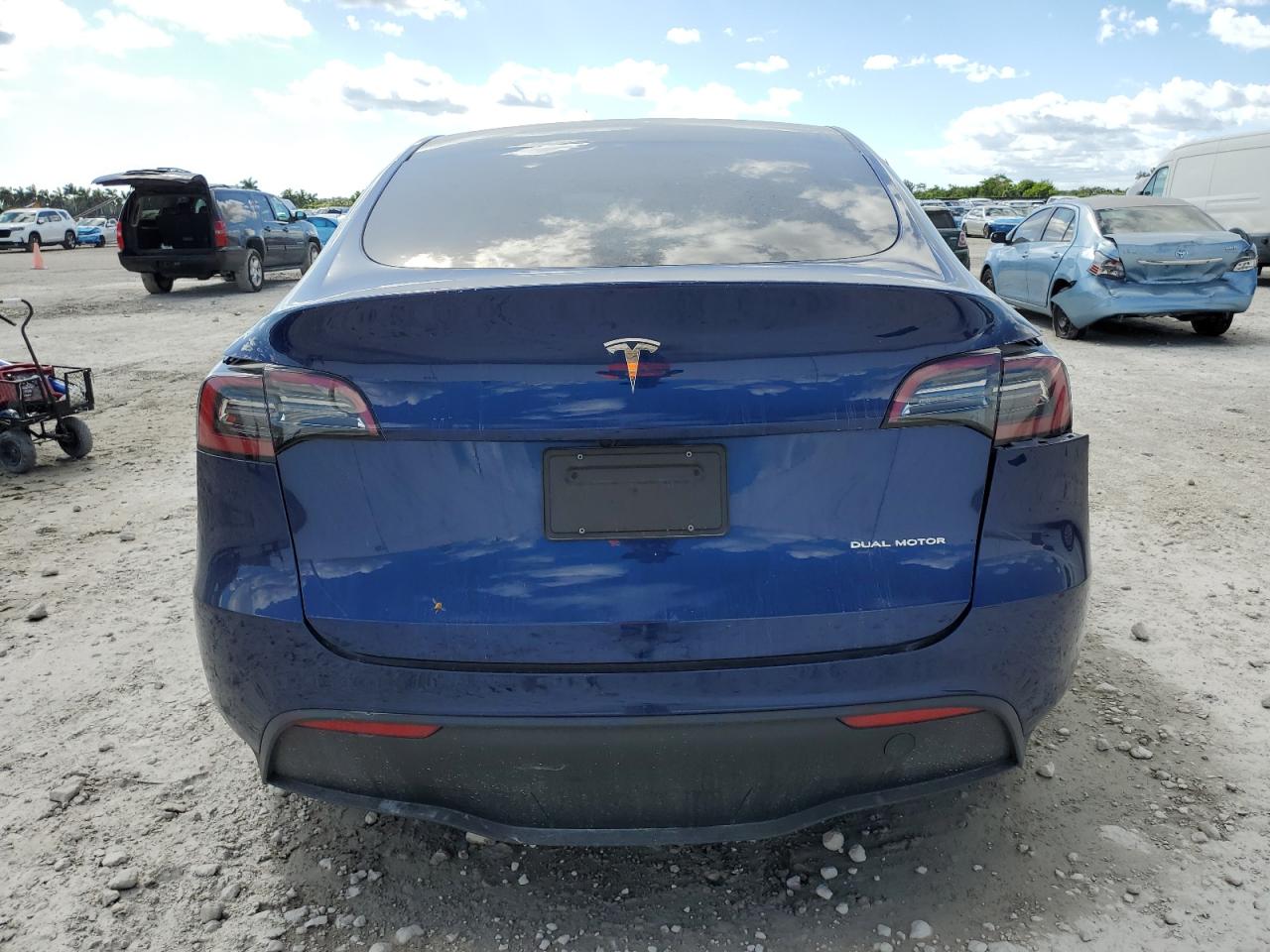 2024 Tesla Model Y VIN: 7SAYGDEE9RA278646 Lot: 81840385