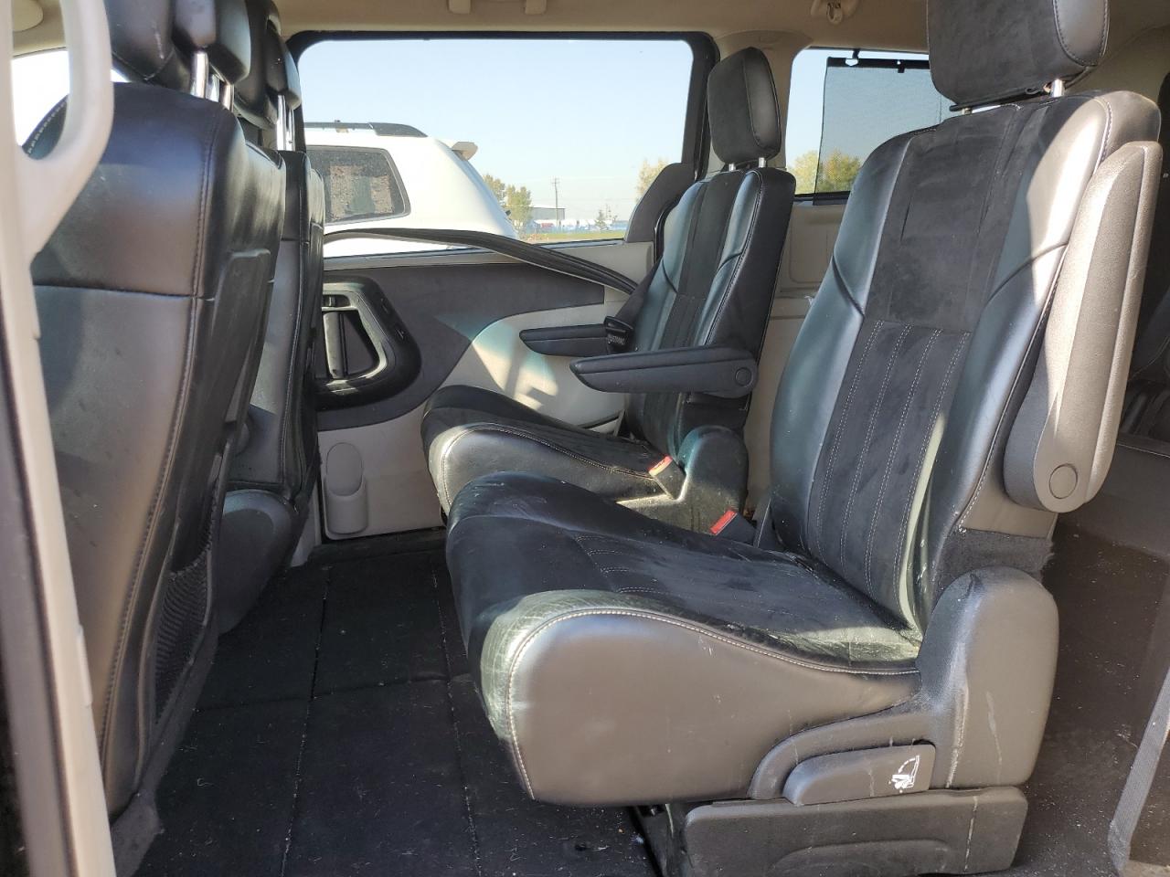 2015 Chrysler Town & Country Limited VIN: 2C4RC1JG1FR720406 Lot: 80830375