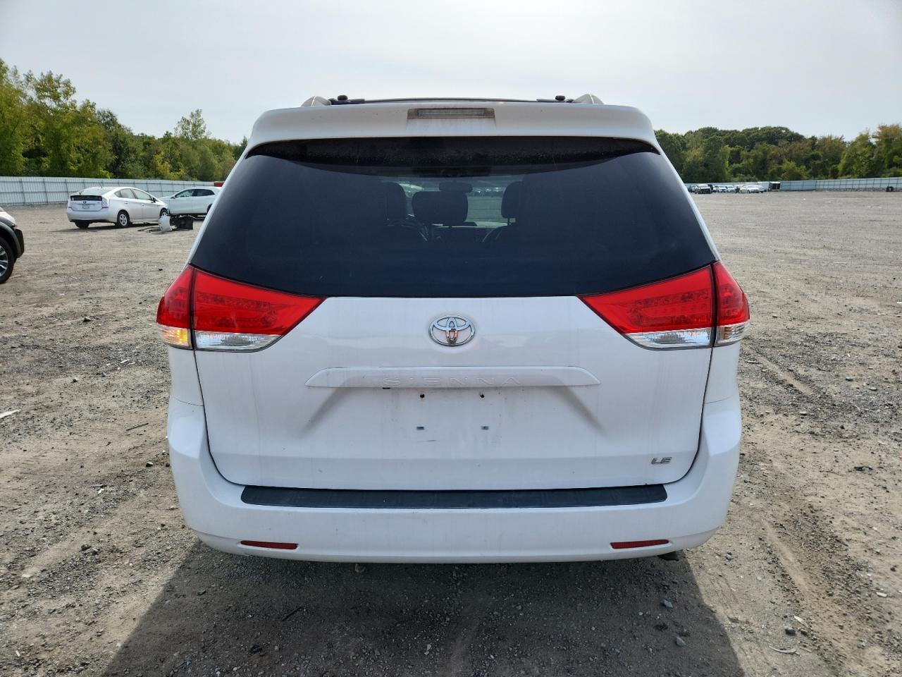 2013 Toyota Sienna Le VIN: 5TDKK3DC4DS304539 Lot: 84600075