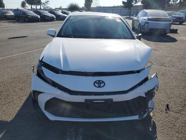  TOYOTA CAMRY 2025 Белы
