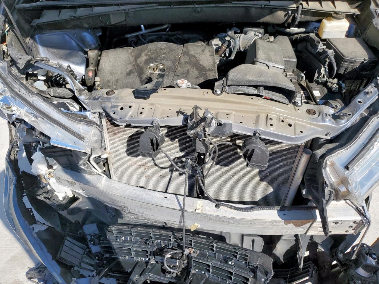 2018 Toyota Highlander Se VIN: 5TDJZRFHXJS857615 Lot: 81784375