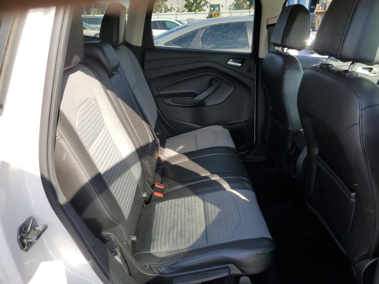 2017 Ford Escape Titanium VIN: 1FMCU9J9XHUE74878 Lot: 81164555