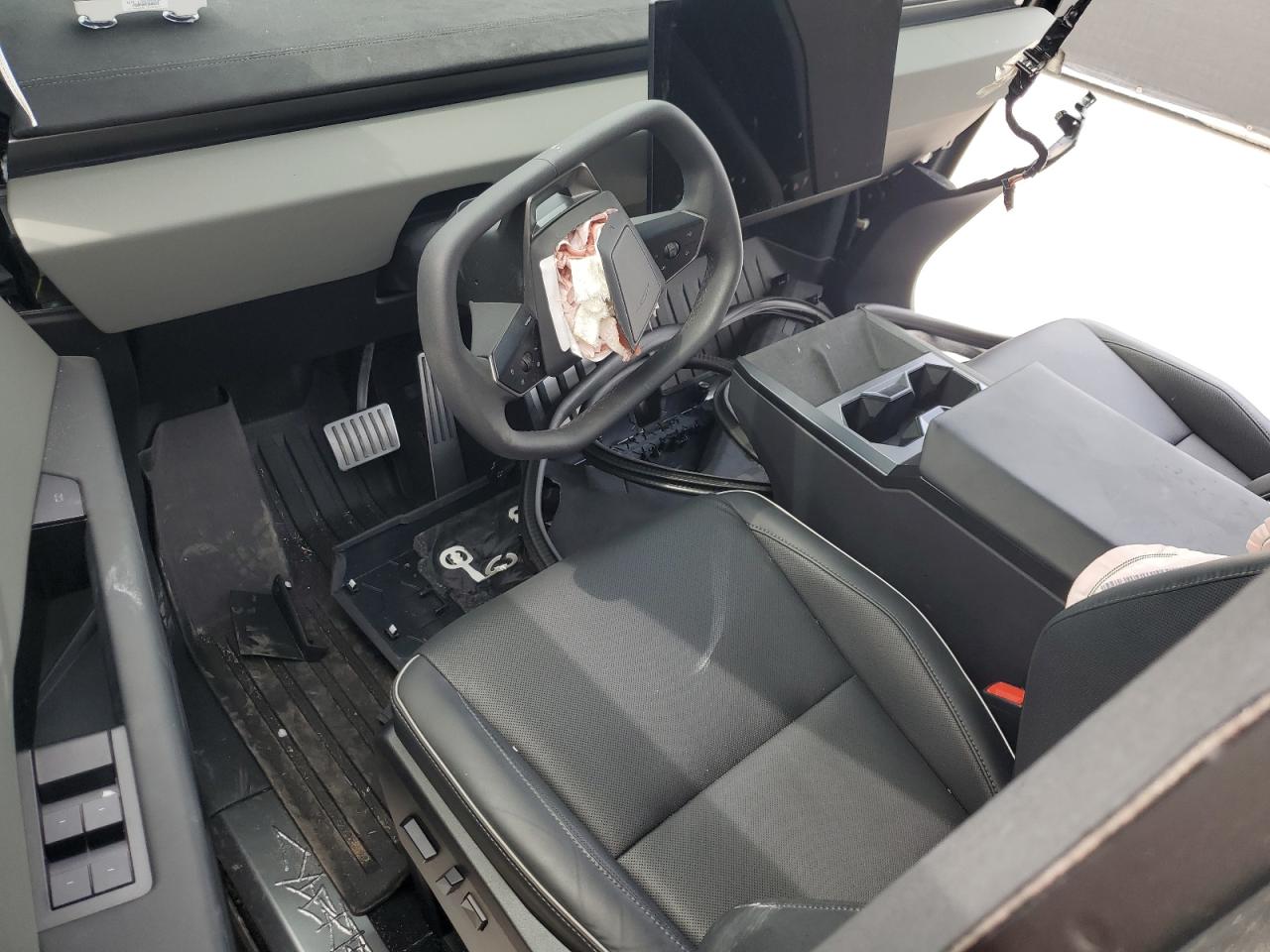 2024 Tesla Cybertruck VIN: 7G2CEHEE7RA030493 Lot: 80666535