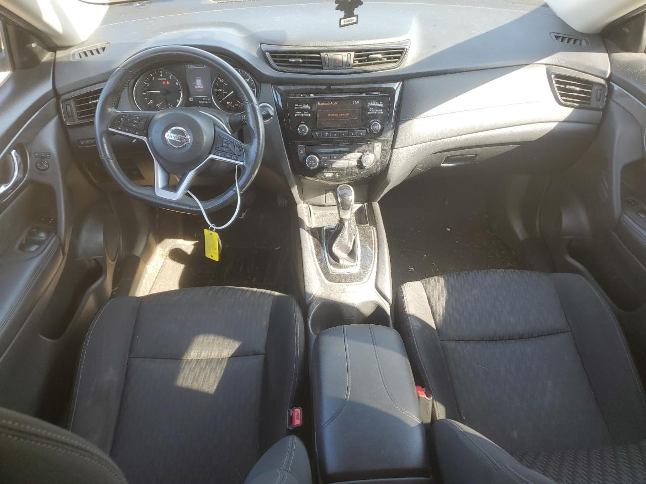 2017 Nissan Rogue S VIN: KNMAT2MV1HP591780 Lot: 81236055