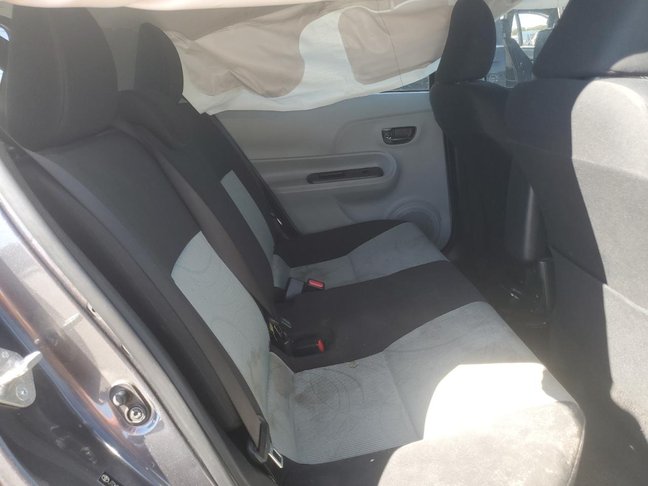 2013 Toyota Prius C VIN: JTDKDTB35D1553541 Lot: 84589545