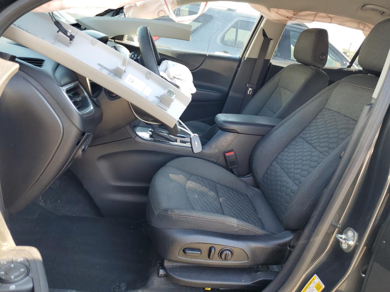 2018 Chevrolet Equinox Lt VIN: 2GNAXJEV0J6197939 Lot: 81899695