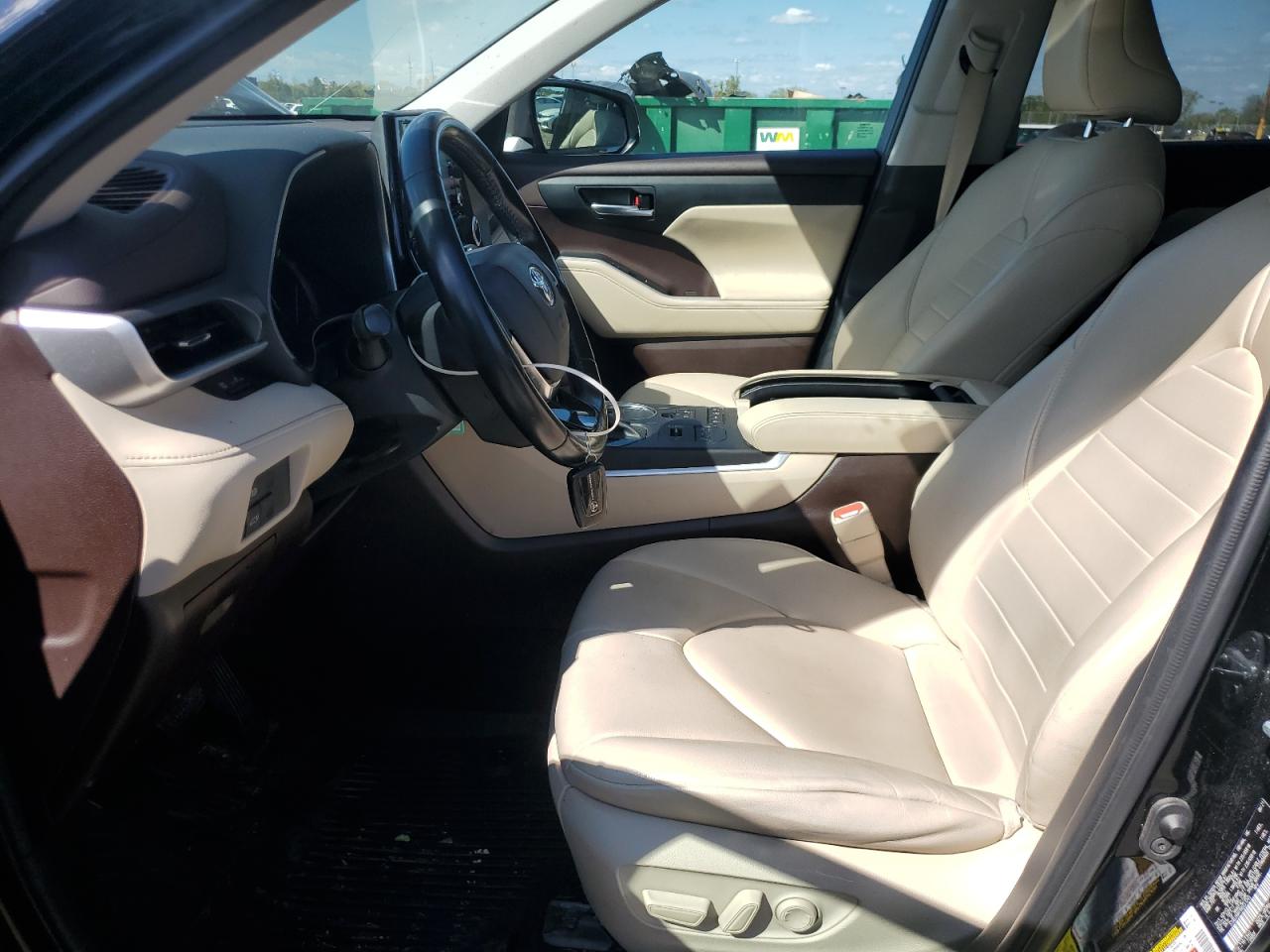 2021 Toyota Highlander Xle VIN: 5TDGZRBH1MS551245 Lot: 83946945