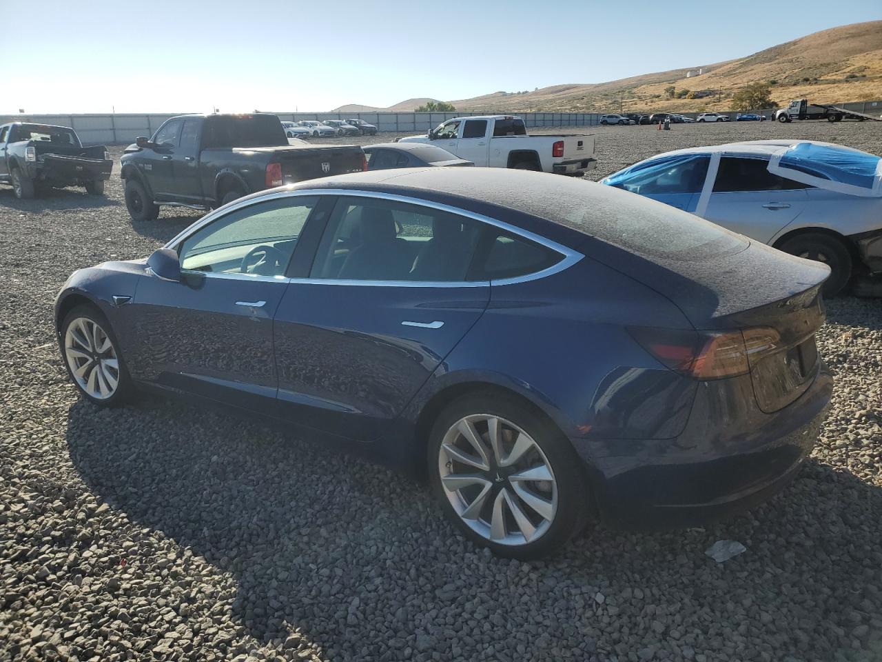 2019 Tesla Model 3 5YJ3E1EB7KF390047 photo #3