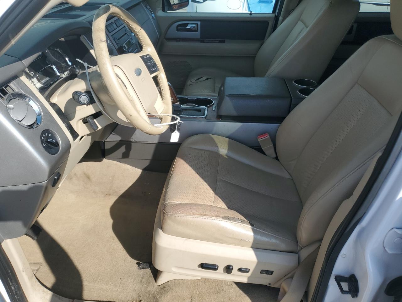 2010 Ford Expedition Eddie Bauer VIN: 1FMJU1J57AEA33764 Lot: 81876965